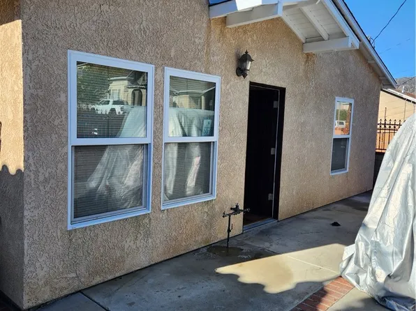 10523 Woodward Ave, Sunland, CA 91040