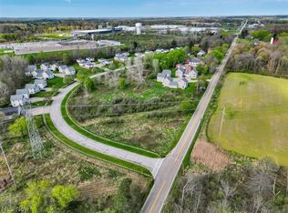 Lovers Ln, Ravenna, OH 44266