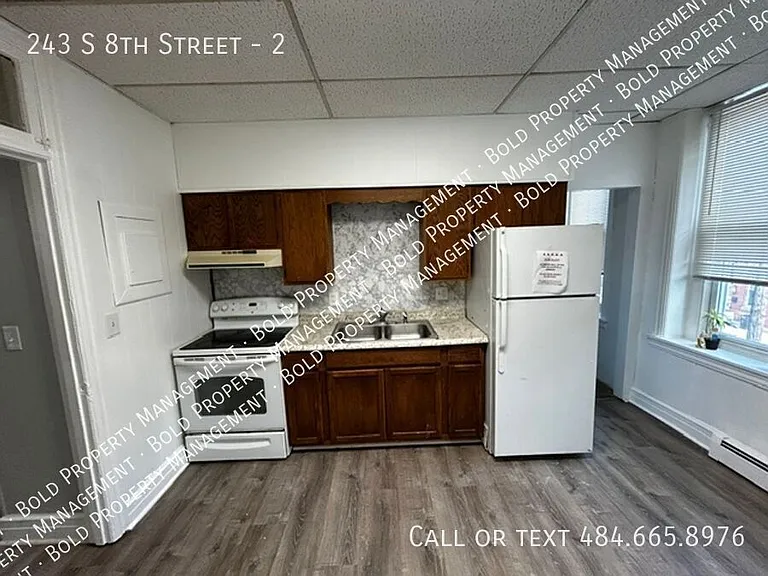 243 S 8th St #2 — Photo 8
