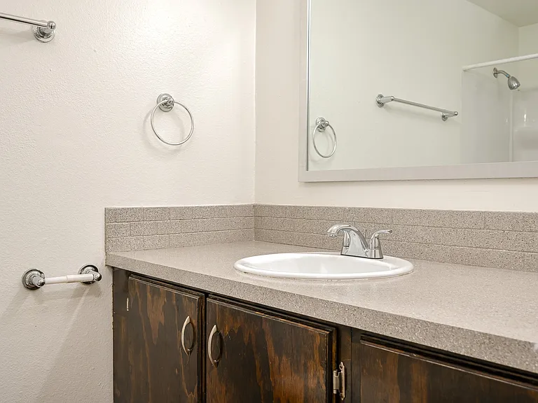 Americana | Bathroom