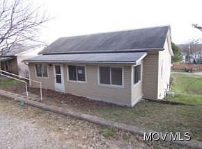 1st image of 610 4th Ave