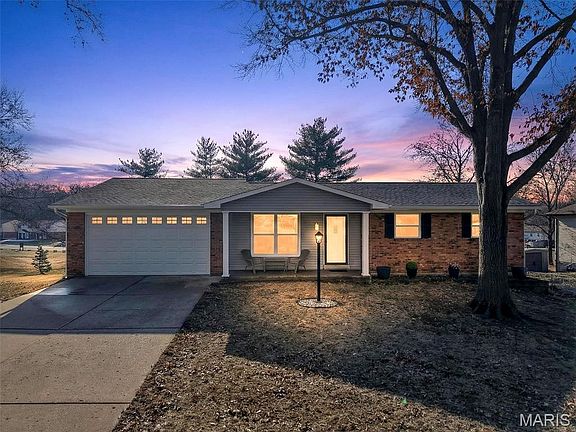 4th image of 85 Atwater Dr