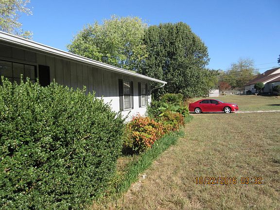 5th image of 903 Lakewood Dr