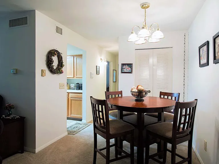 16 Mill Creek Dr — Photo 8