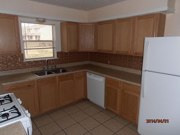 4th image of 4047 NW Lindy Ave
