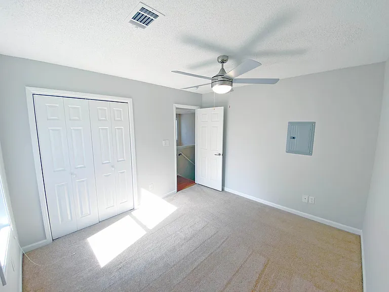 1575 Foote St NE #B — Photo 17