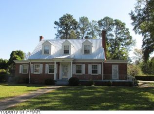 609 S Main St, Red Springs, NC 28377