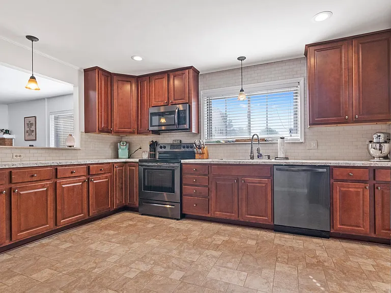 4433 John Jay Ln — Photo 1