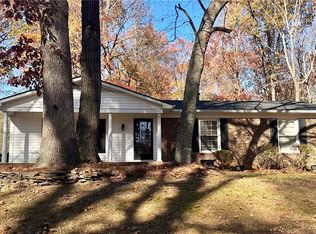 2708 Regents Park Ln, Greensboro, NC 27455