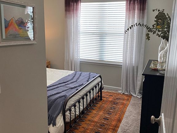 4th image of 200 Caroline Ln