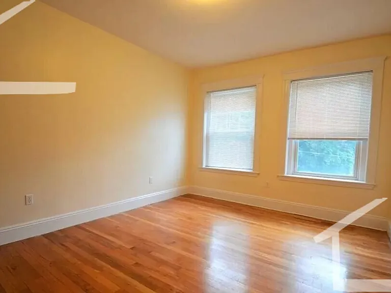 191 Winthrop Rd #7 — Photo 5