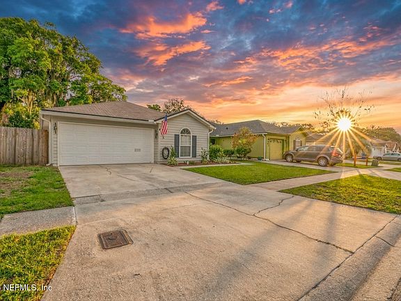 2nd image of 925 MAJESTIC CYPRESS Drive N