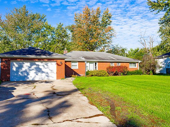 2nd image of 24318 S Thorn Creek Ln