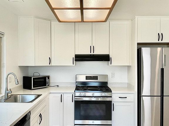 4th image of 10034 Parkdale Ave