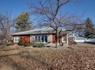 1301 Highland Ln, Quincy, IL 62305