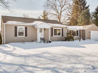 307 E Main Street Rd, Cary, IL 60013