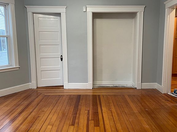 4th image of 619 Adams St #1