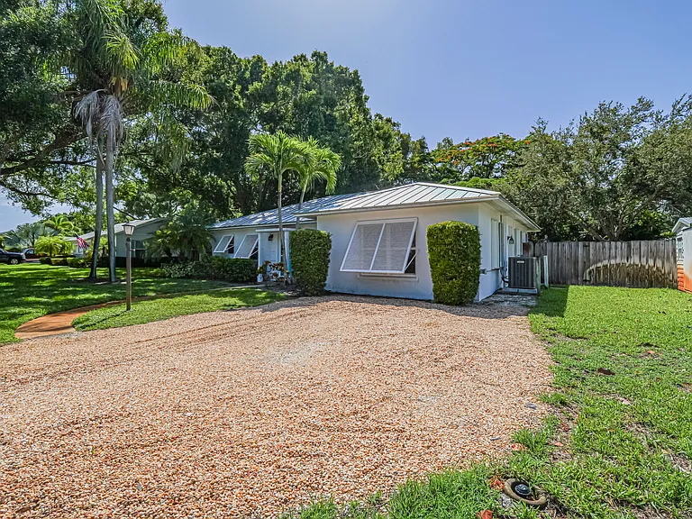 2158 Seville Ave — Photo 29