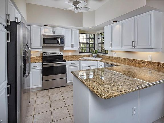 4th image of 27020 Oakwood Lake Dr