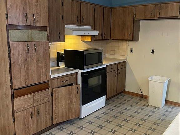 3rd image of 7881 Jill Ln
