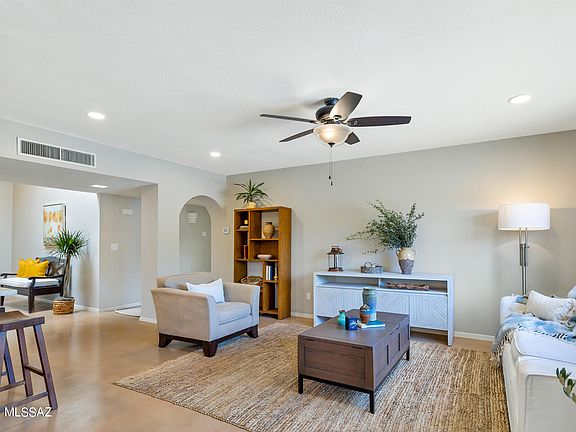 3rd image of 7840 N Paseo Del Norte