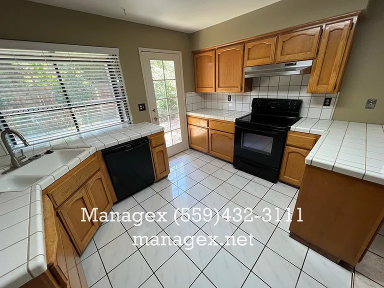 509 E Alluvial Ave #105 — Photo 6