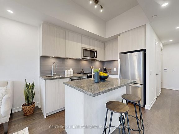 5th image of 8868 Yonge St #717