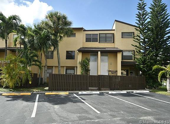 2nd image of 10060 NW 9th Street Cir APT 3