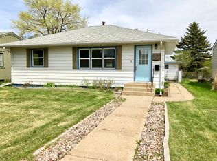 982 Park Ave, Dickinson, ND 58601