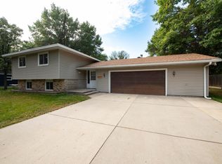 8460 Fairchild Ave, Mounds View, MN 55112
