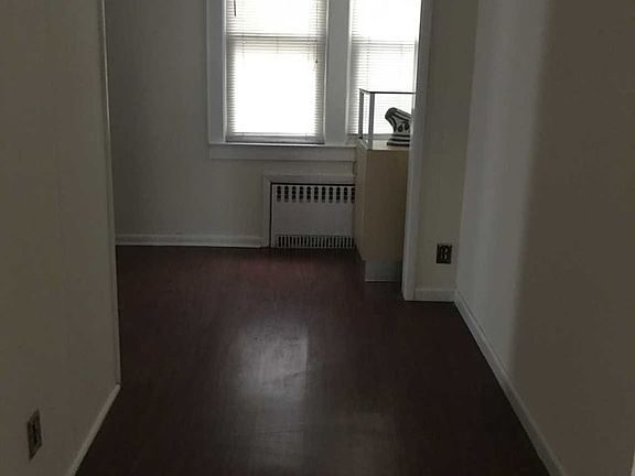 5th image of 124 Midland Ave #1
