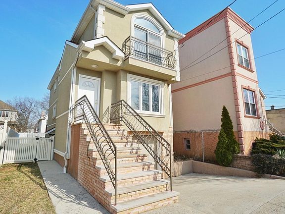 2nd image of 255 Kensington Ave