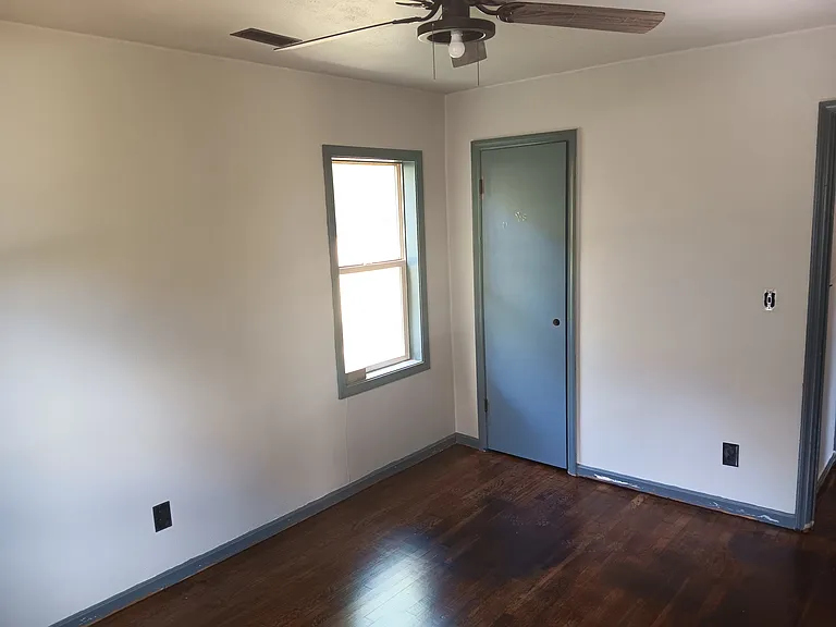 111 Lakeview Dr — Photo 9