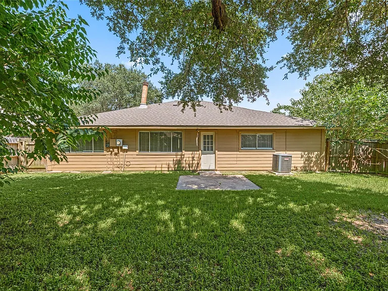 2603 Hollymist Dr — Photo 35