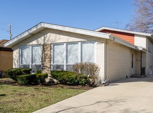 8806 Lowell Ter, Skokie, IL