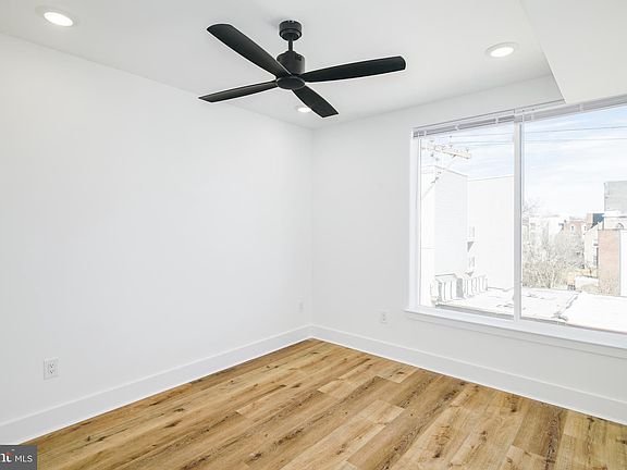3rd image of 640 Moore St Unit 401