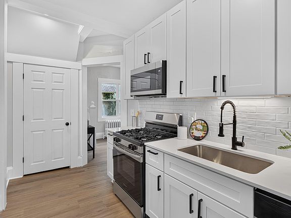 2nd image of 3023 17th Ave S