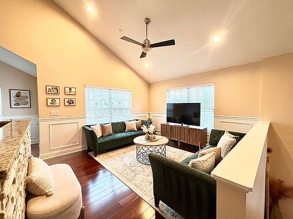 4th image of 7523 Claridge Dr #A