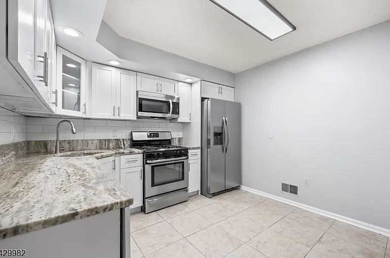 3702 Riddle Ct — Photo 6