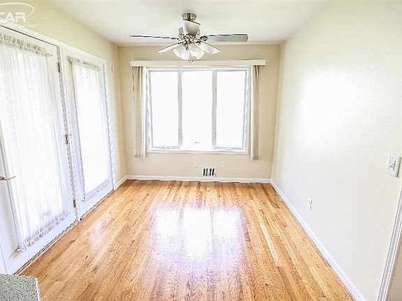 5th image of 6158 Pine Creek Ct