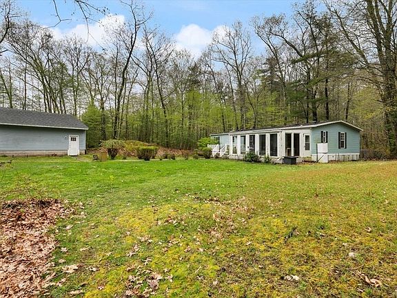 5th image of 84 Forest Rd