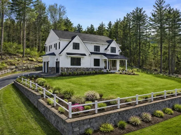 35 Lincoln St, Hopkinton, MA 01748