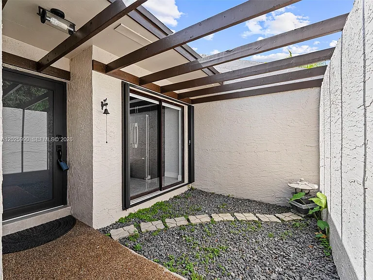 1561 NW 98th Ave #1561 — Photo 4