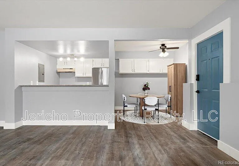 6350 Oak St #103 — Photo 8