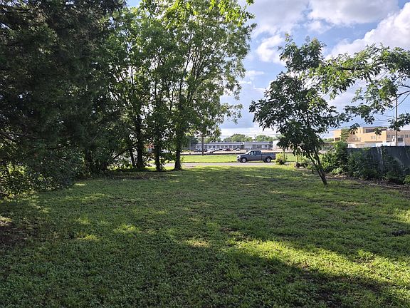 2nd image of 1912 Barnard Ave