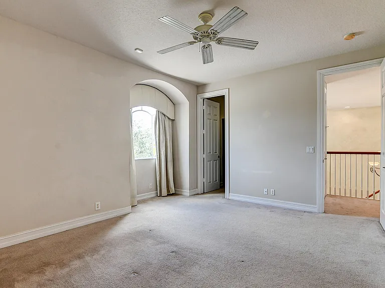 670 Edgebrook Ln — Photo 33