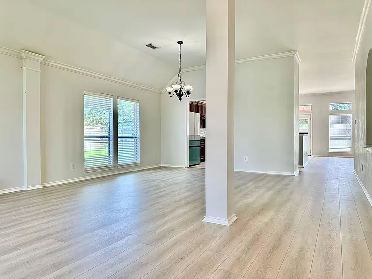 3131 Valley Ct — Photo 3