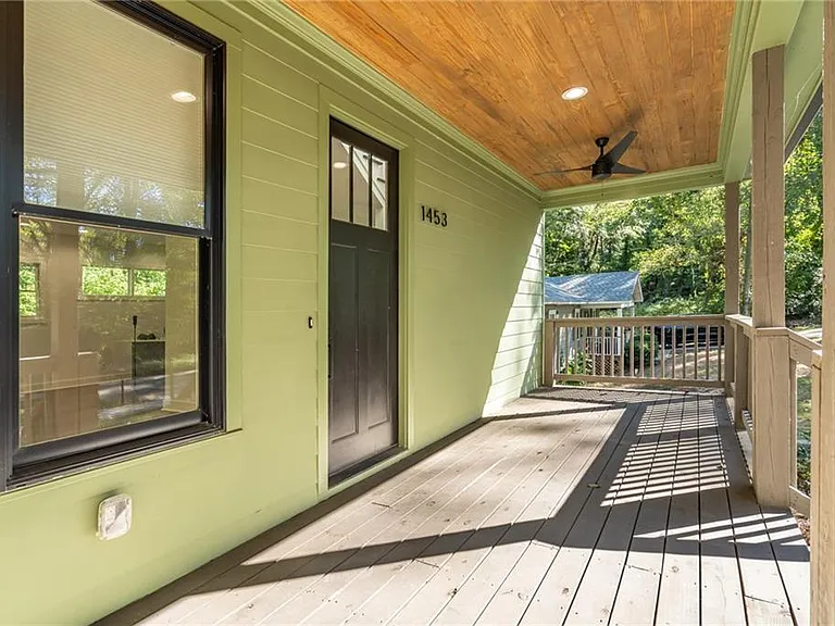 1453 Bridges Ave SW — Photo 4