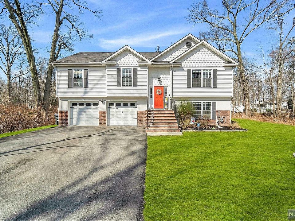 1st image of 52 Beechwood Dr
