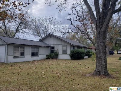 222 E Montana Dr, Shiner, TX, 77984